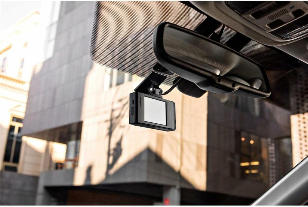 THINKWARE X700 dual dash cam mounted in the car